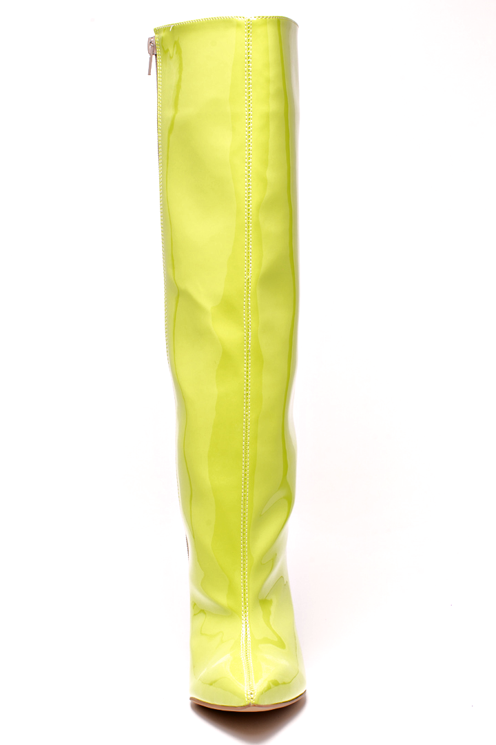 GUACAMOLE Kniehohe Lackstiefel in leuchtendem Limettengrün Blockabsatz