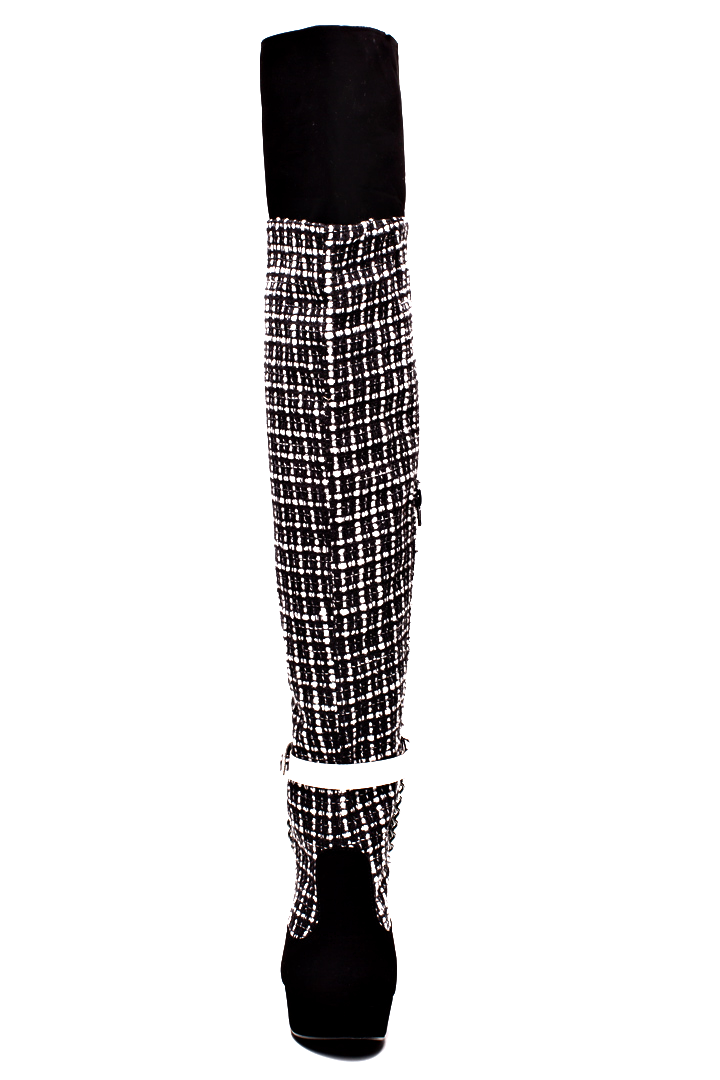 Attraktive schwarze und weiße SCANDALOUS Overknee-Stiefel aus Tweed mit abnehmbarem Riemen und Ketten-Detail.